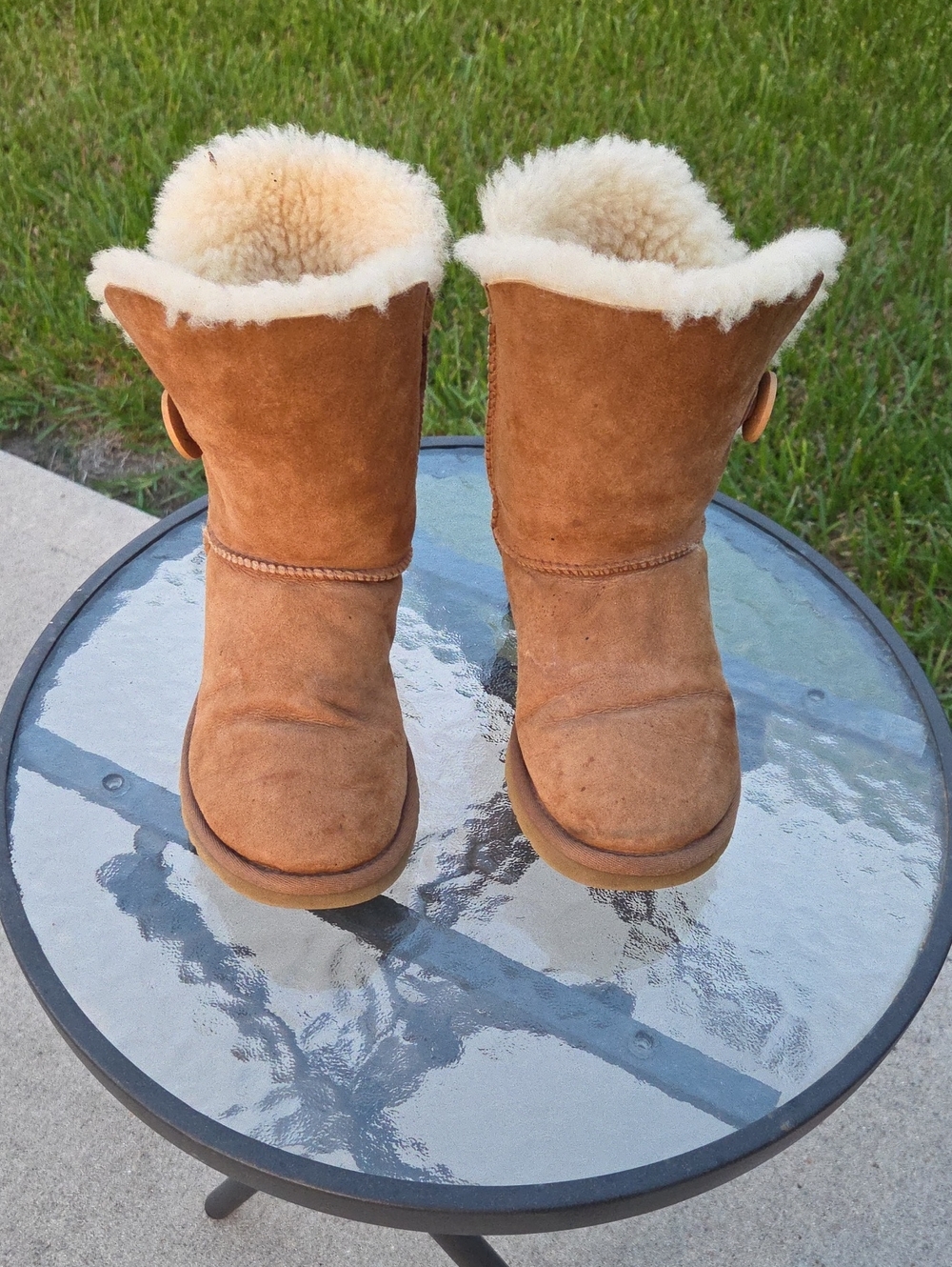 UGG Bailey Button bootie Sz 6
